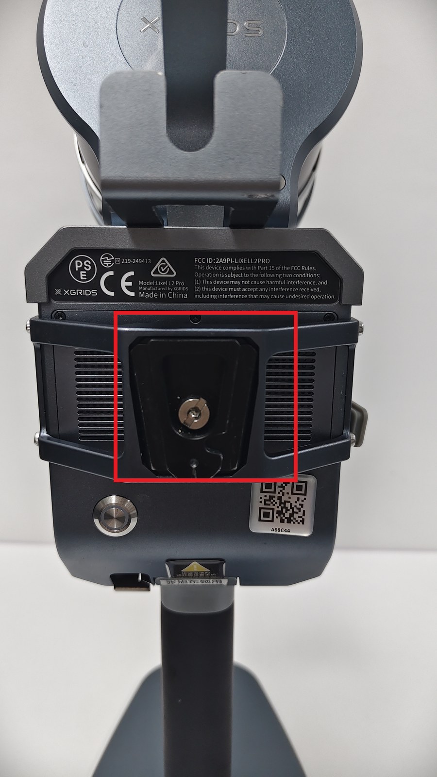 灵光 L2 Pro 机身卡槽位置(红框处)